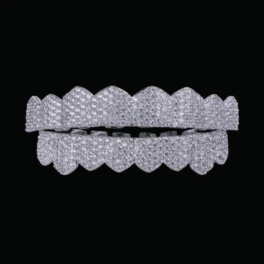 8 Teeth Fang Mouth Iced Out Grillz