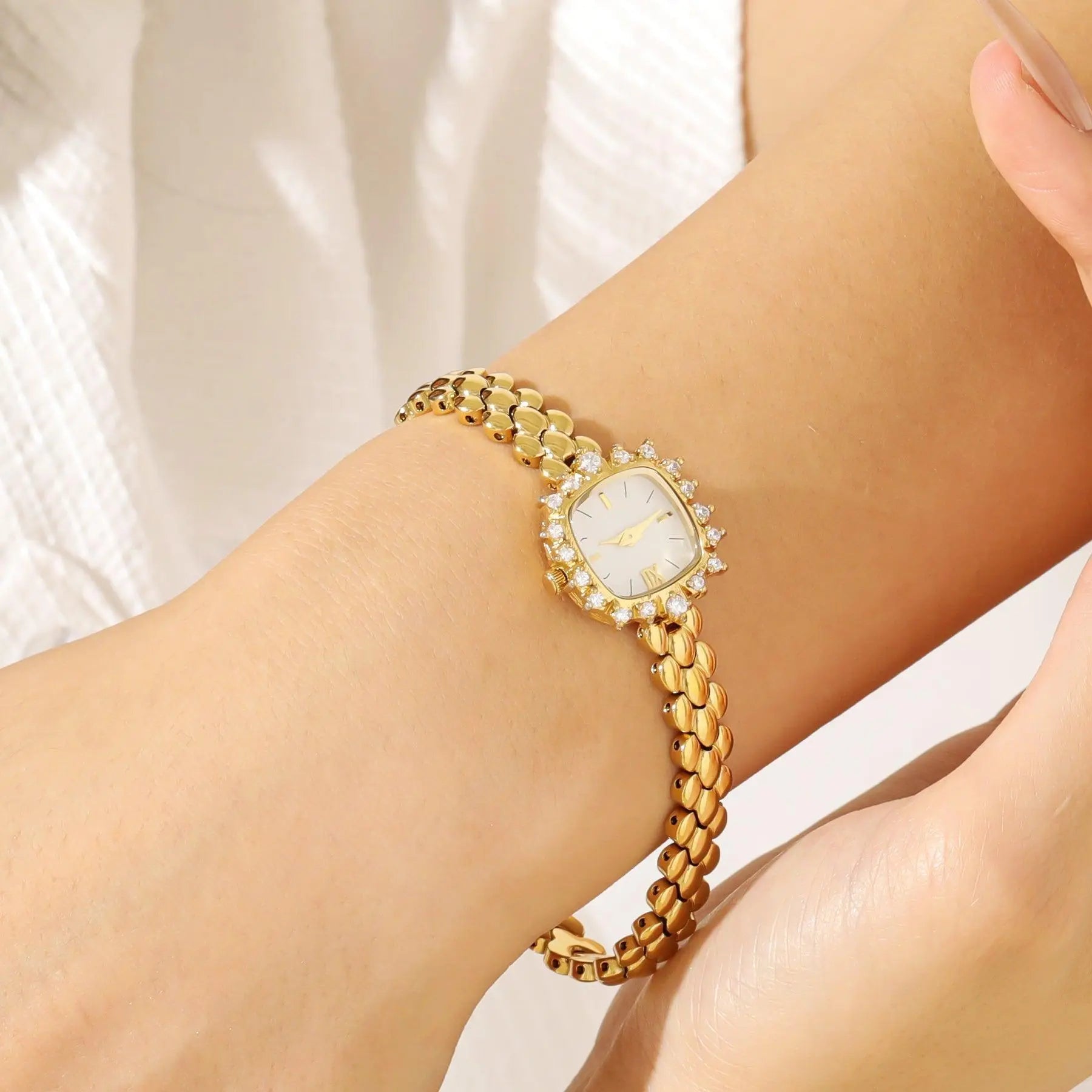 Lysandra - Cartice™LuxuryJewelryGoldSilverWatchBraceletNecklaceChainIced-outCubanMoissaniteTarnish-freeStainlessDurablePremiumShinePlatedStatementDiamondAffordable