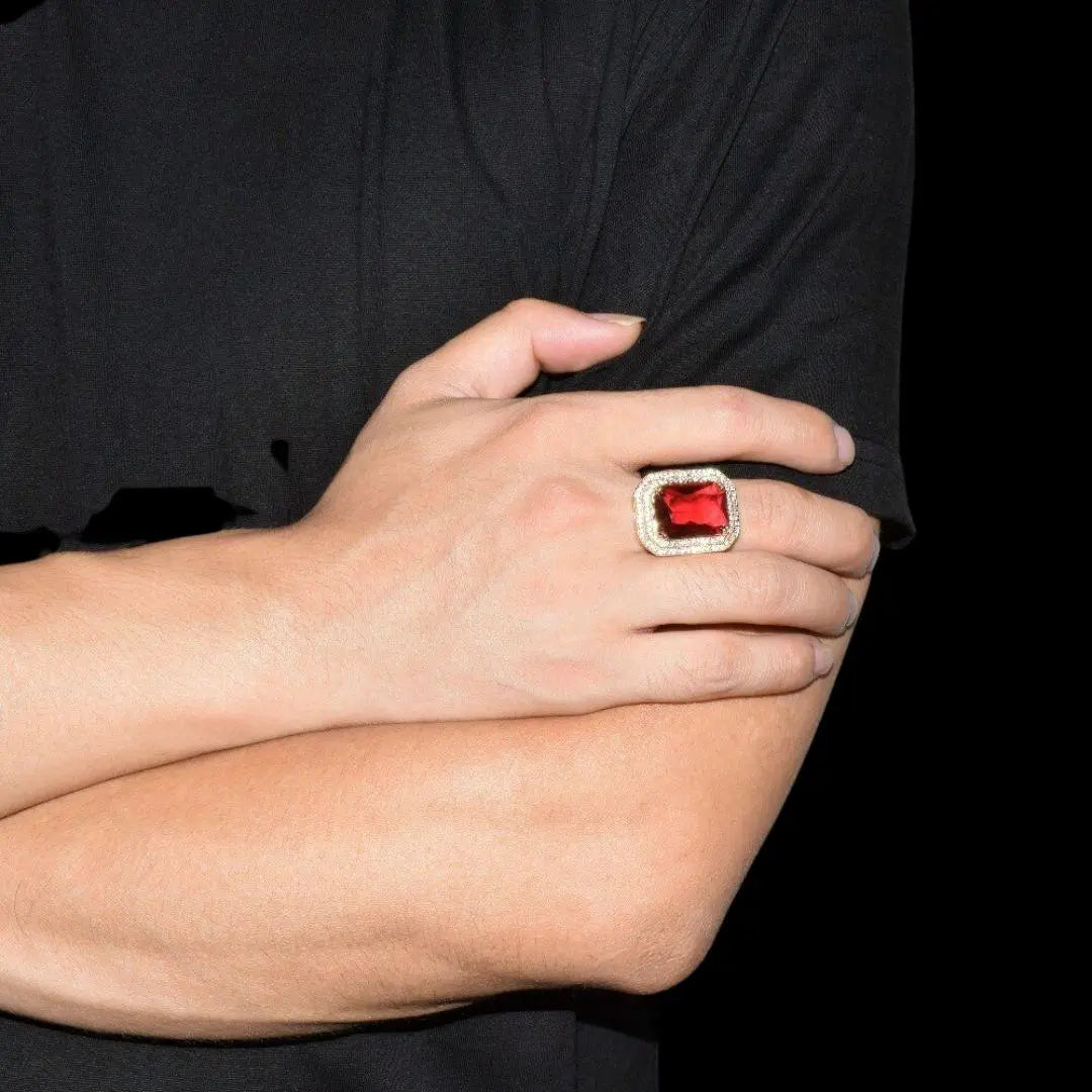 Emerald Stones Iced Out Ring - Cartice™LuxuryJewelryGoldSilverWatchBraceletNecklaceChainIced-outCubanMoissaniteTarnish-freeStainlessDurablePremiumShinePlatedStatementDiamondAffordable