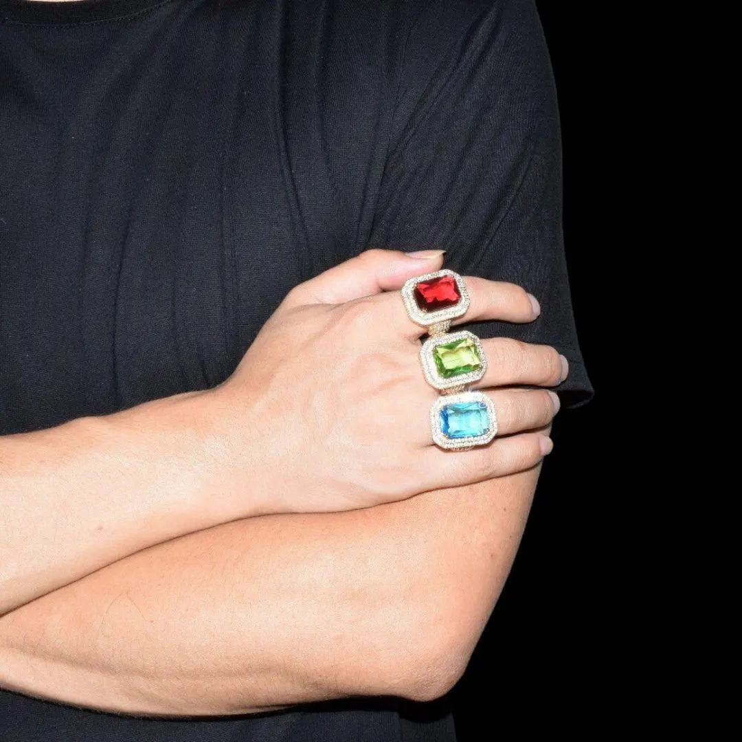 Emerald Stones Iced Out Ring - Cartice™LuxuryJewelryGoldSilverWatchBraceletNecklaceChainIced-outCubanMoissaniteTarnish-freeStainlessDurablePremiumShinePlatedStatementDiamondAffordable