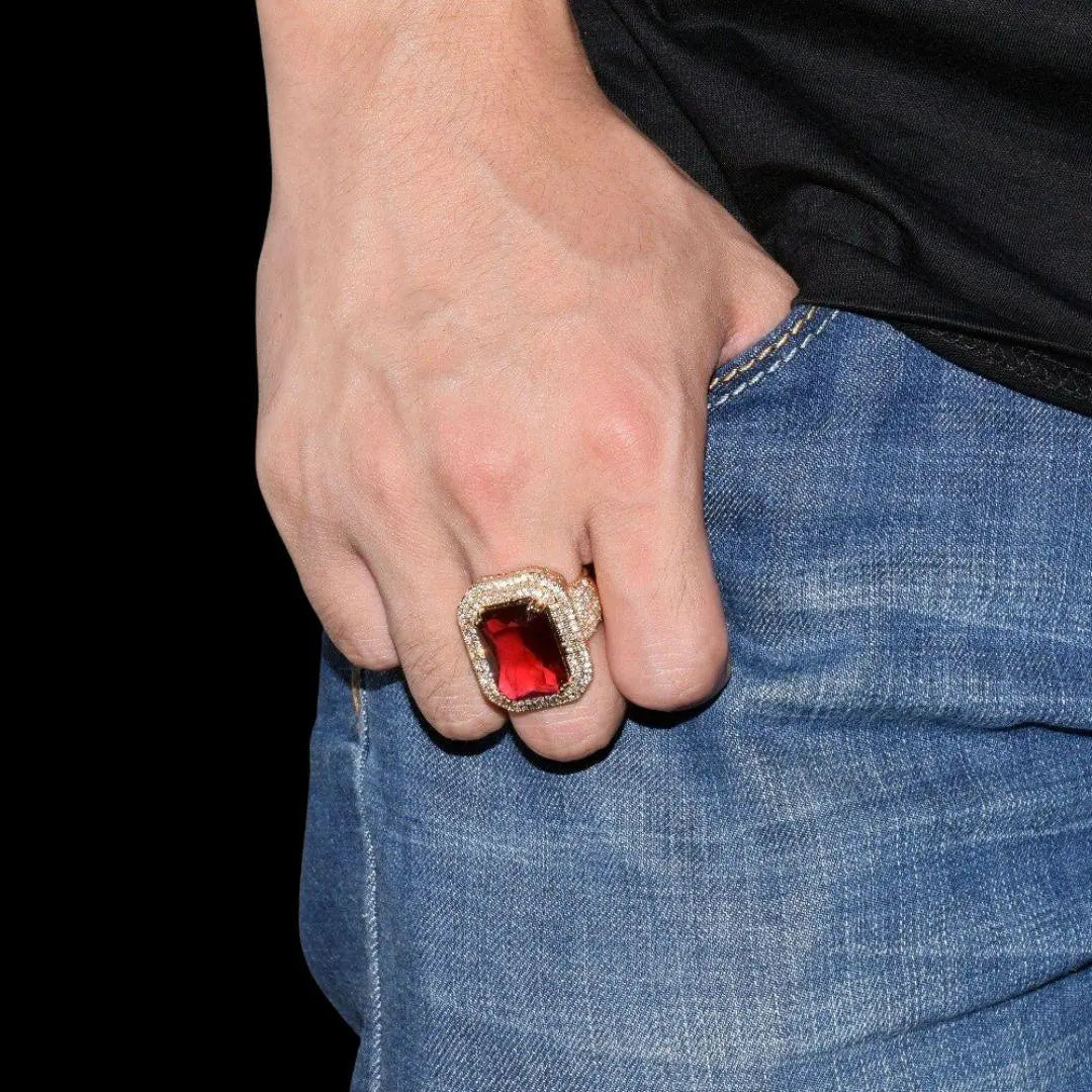 Emerald Stones Iced Out Ring - Cartice™LuxuryJewelryGoldSilverWatchBraceletNecklaceChainIced-outCubanMoissaniteTarnish-freeStainlessDurablePremiumShinePlatedStatementDiamondAffordable