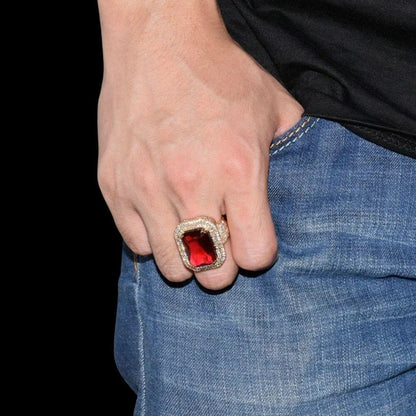 Emerald Stones Iced Out Ring - Cartice™LuxuryJewelryGoldSilverWatchBraceletNecklaceChainIced-outCubanMoissaniteTarnish-freeStainlessDurablePremiumShinePlatedStatementDiamondAffordable