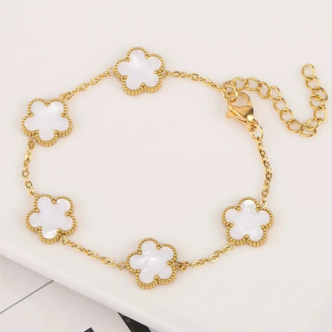 Fiore Clover Bracelet - Cartice™LuxuryJewelryGoldSilverWatchBraceletNecklaceChainIced-outCubanMoissaniteTarnish-freeStainlessDurablePremiumShinePlatedStatementDiamondAffordable